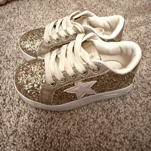 Marie Nicole Glitter Sneakers